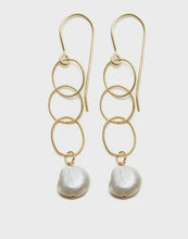 Elsa Earrings - Gold/White