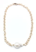 Malin Choker Gold White